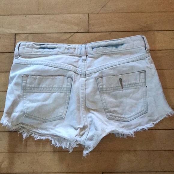 Free People Jean Shorts, Size: W26 - Picture 2 of 2